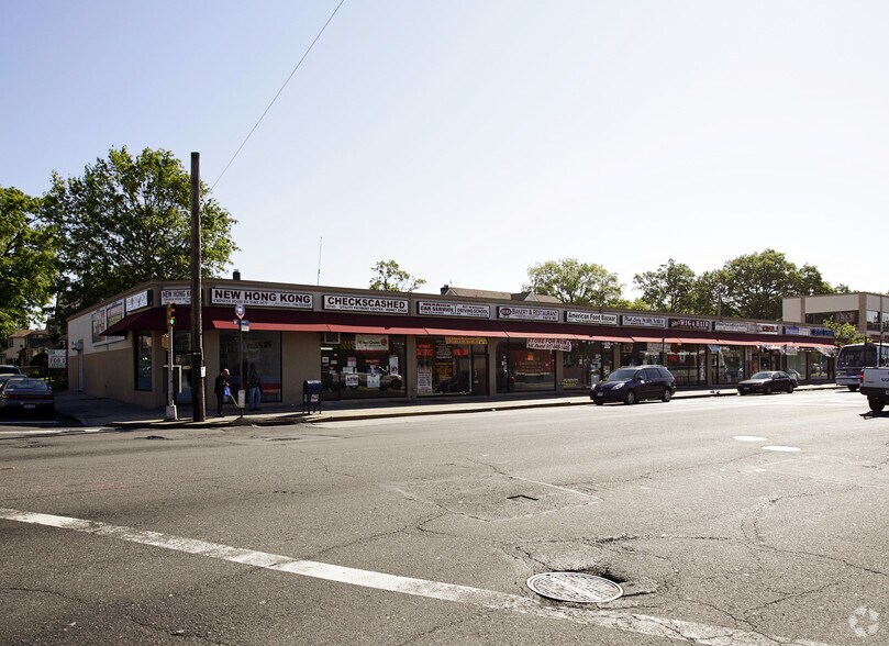 More Photos Of 12701-12723 Merrick Blvd, Jamaica Storefront For Lease