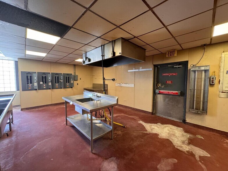 More Photos Of 1830 Columbus Ave, Washington Court House Restaurant For Sale