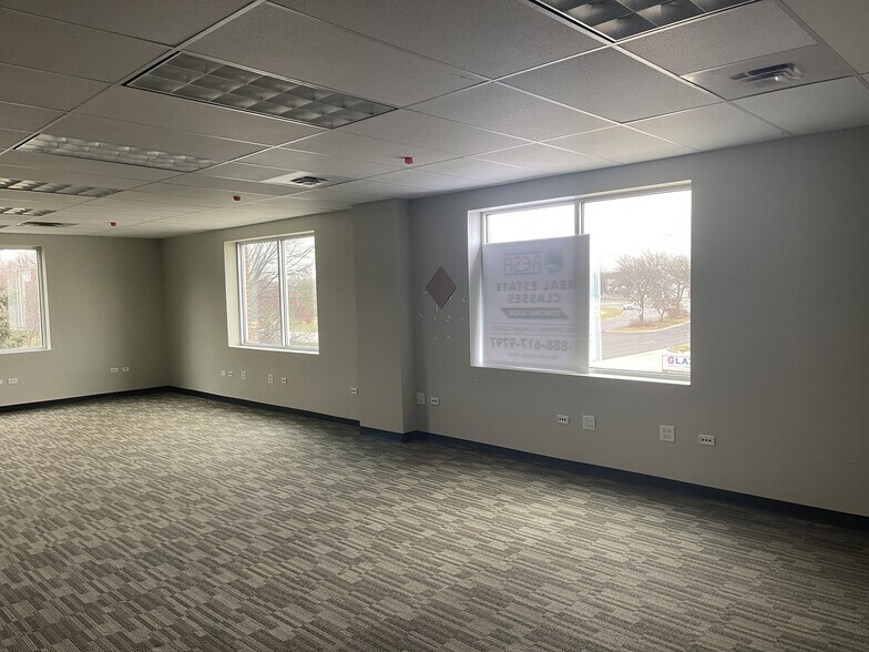 More Photos Of 1288 Rickert Dr, Naperville Medical For Lease