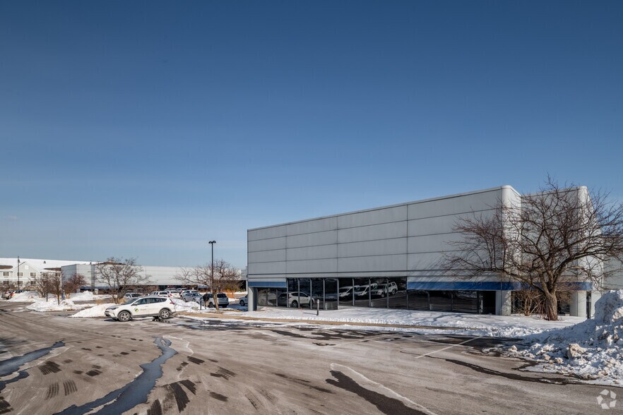 More Photos Of 4848-4868 S 6th St, Milwaukee Medical For Lease