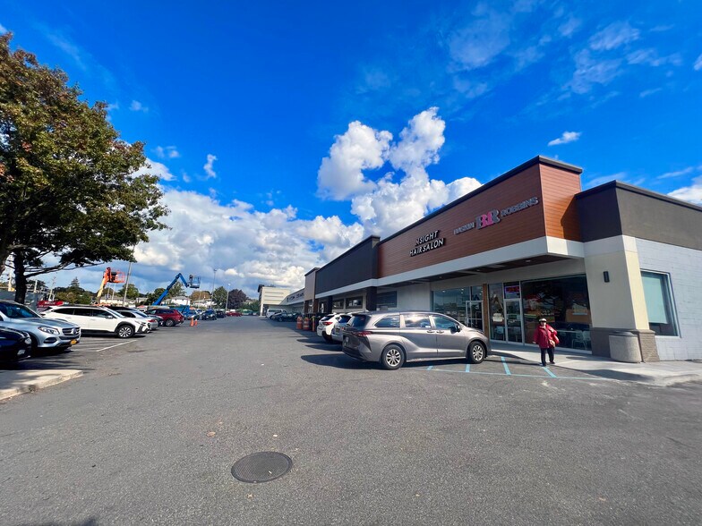 More Photos Of 166-206 New Hyde Park Rd, Franklin Square Storefront For Lease
