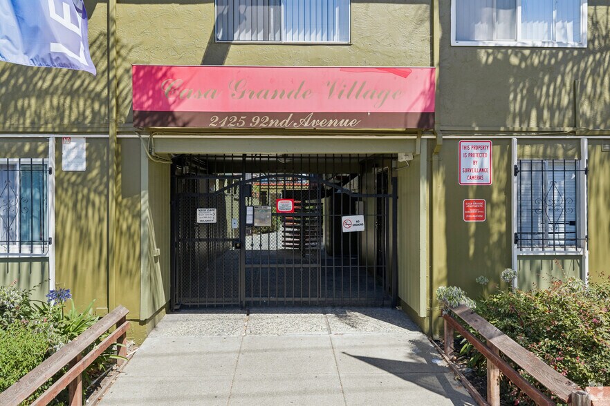 More Photos Of 2125 92nd Ave, Oakland Apartments For Sale