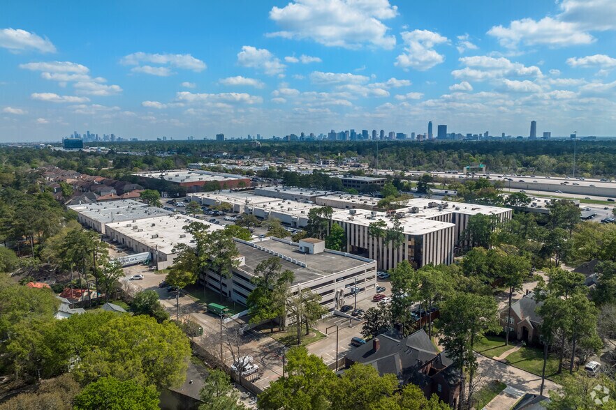 More Photos Of 8554 Katy Fwy, Houston Unknown For Lease