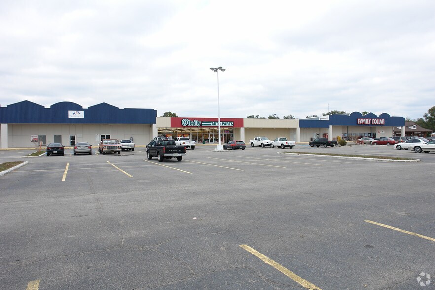 More Photos Of 6570 Caroline St, Milton Unknown For Lease