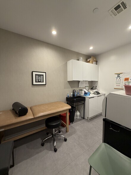 More Photos Of 500 Dekalb Ave, Brooklyn Office For Lease