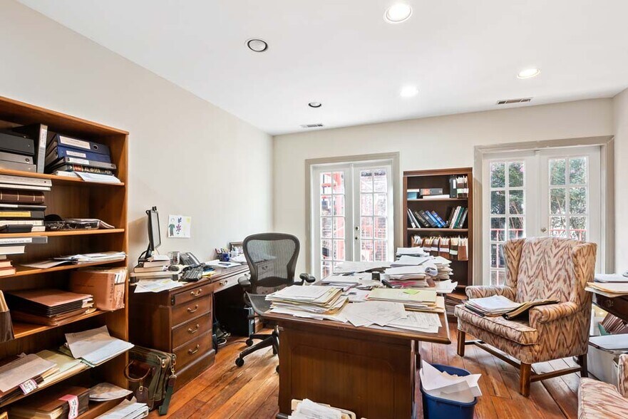 More Photos Of 11 Broad St, Charleston Office Residential For Lease