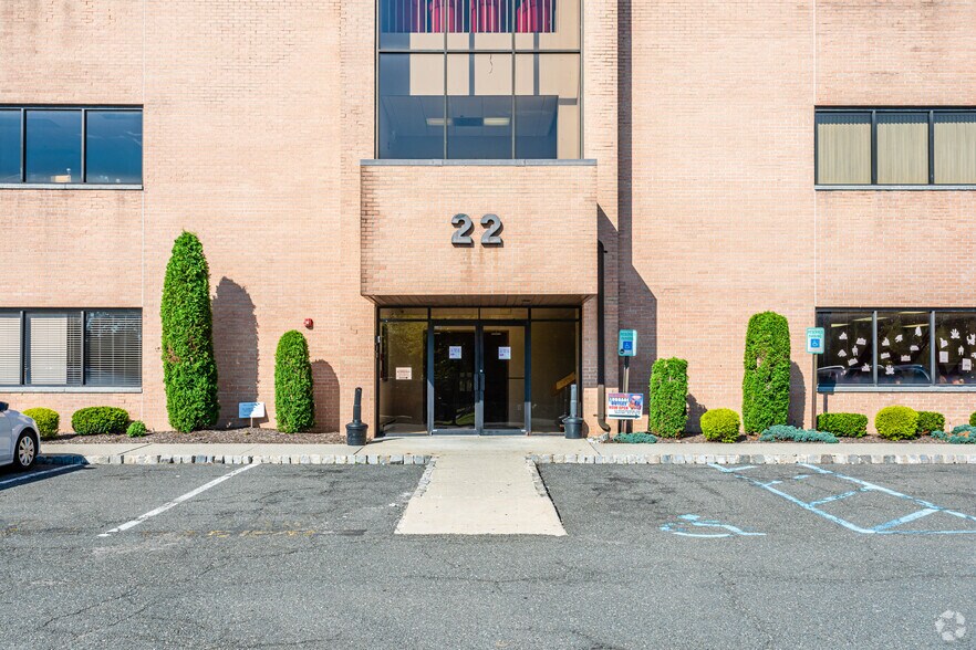 More Photos Of 22 Riverview Dr, Wayne Warehouse For Lease