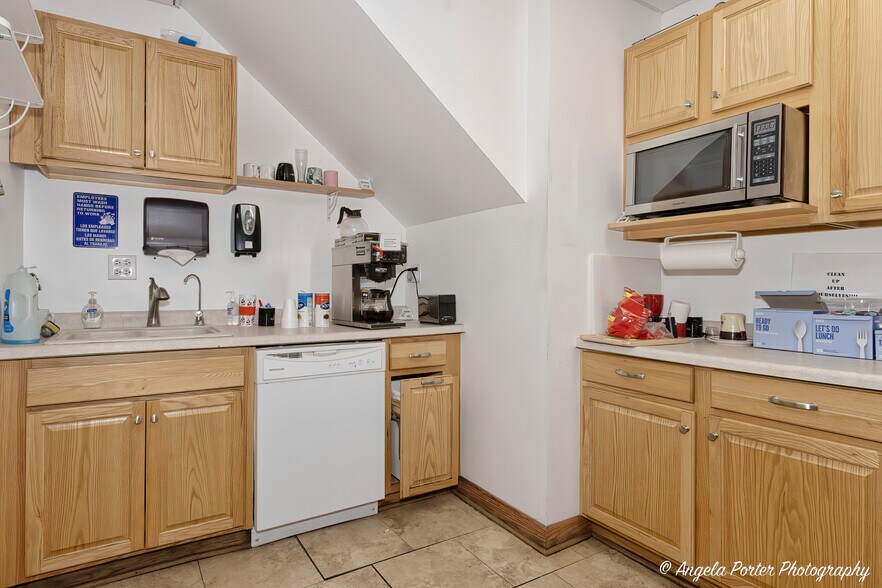 More Photos Of 947 Carney Ct, Antioch Industrial For Sale