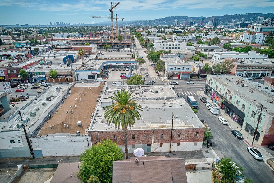 More Photos Of 5454 Virginia Ave, Los Angeles Showroom For Lease