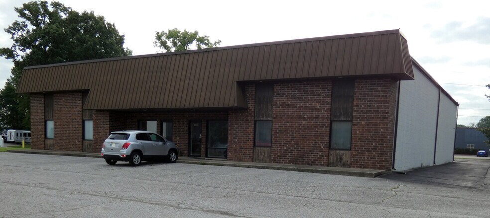 More Photos Of 5225 Emco Dr, Indianapolis Flex For Sale