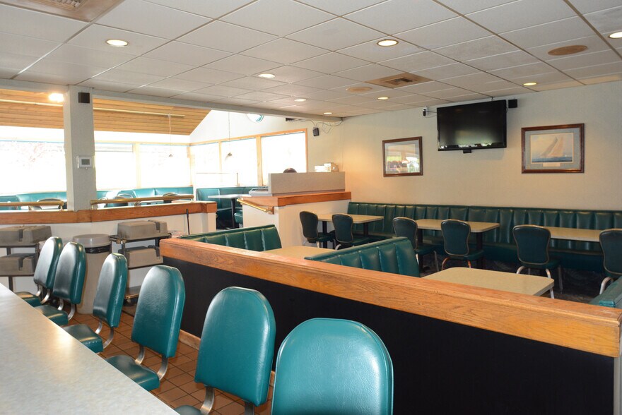 More Photos Of 9630 Evergreen Way, Everett Bowling Alley For Sale