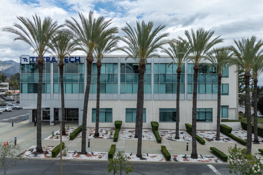 More Photos Of 3475 E Foothill Blvd, Pasadena Unknown For Lease