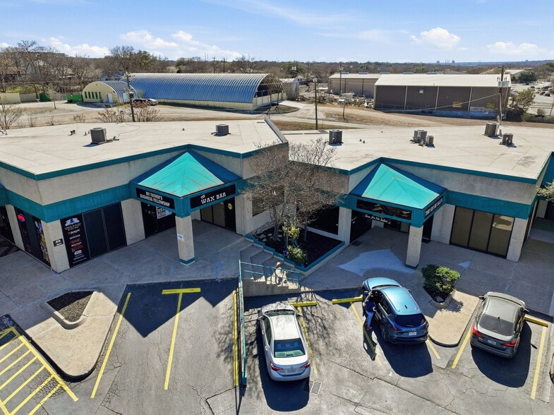 More Photos Of 13777 Judson Rd, San Antonio Unknown For Lease