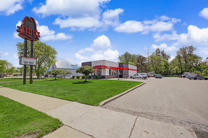 Primary Photo Of 27277 Eureka Rd, Taylor Fast Food For Sale