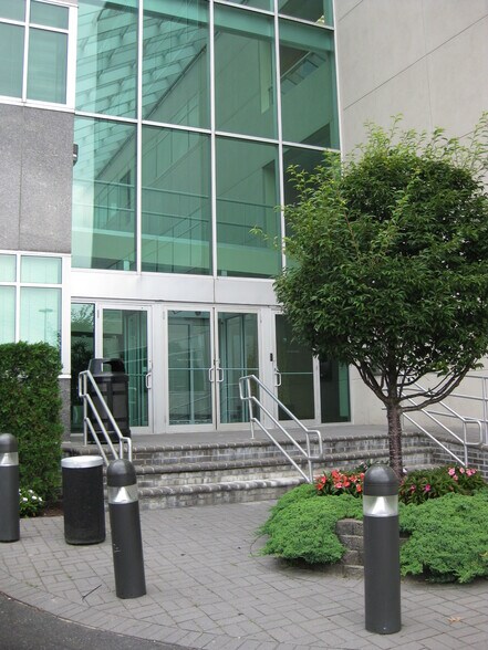 More Photos Of 865 Merrick Ave, Westbury Office For Lease