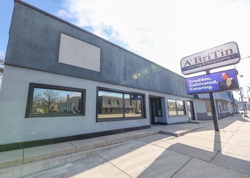 More Photos Of 1213 Broadway St, Alexandria General Retail For Sale