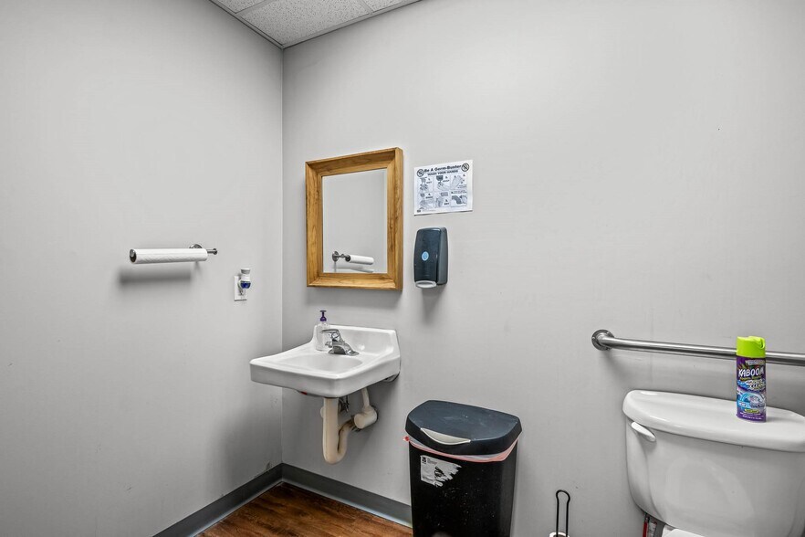 More Photos Of 1774 S Grant Ave, Springfield General Retail For Sale