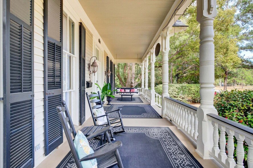 More Photos Of 710 S Main St, Summerville Hospitality For Sale