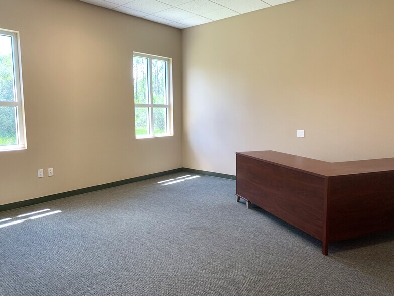 More Photos Of 5586 Broadcast Ct, Lakewood Ranch Medical For Lease