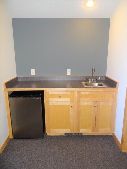 More Photos Of 801-809 Meander Ct, Medina Loft Creative Space For Lease