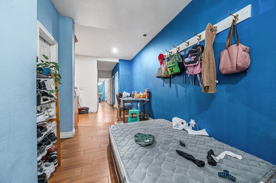 More Photos Of 2337 Bath Ave, Brooklyn Flex For Sale
