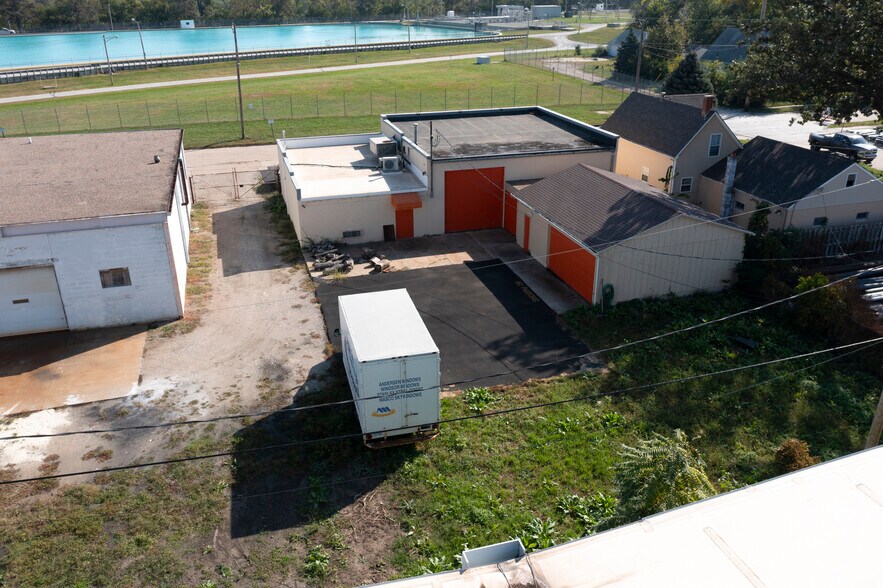 More Photos Of 8708 N 28th Ave, Omaha Service For Sale