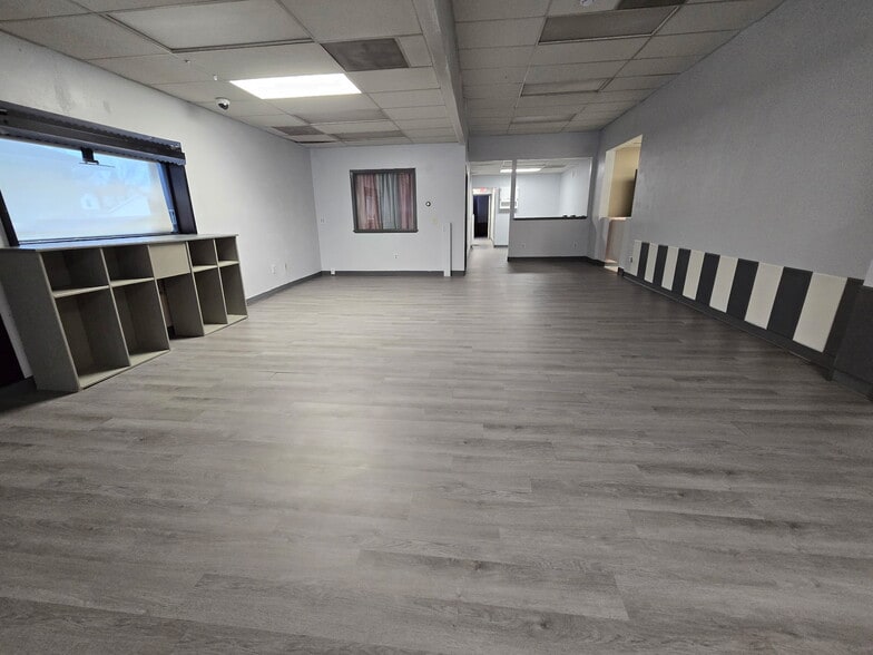 More Photos Of 204 E State St, Botkins Office For Lease