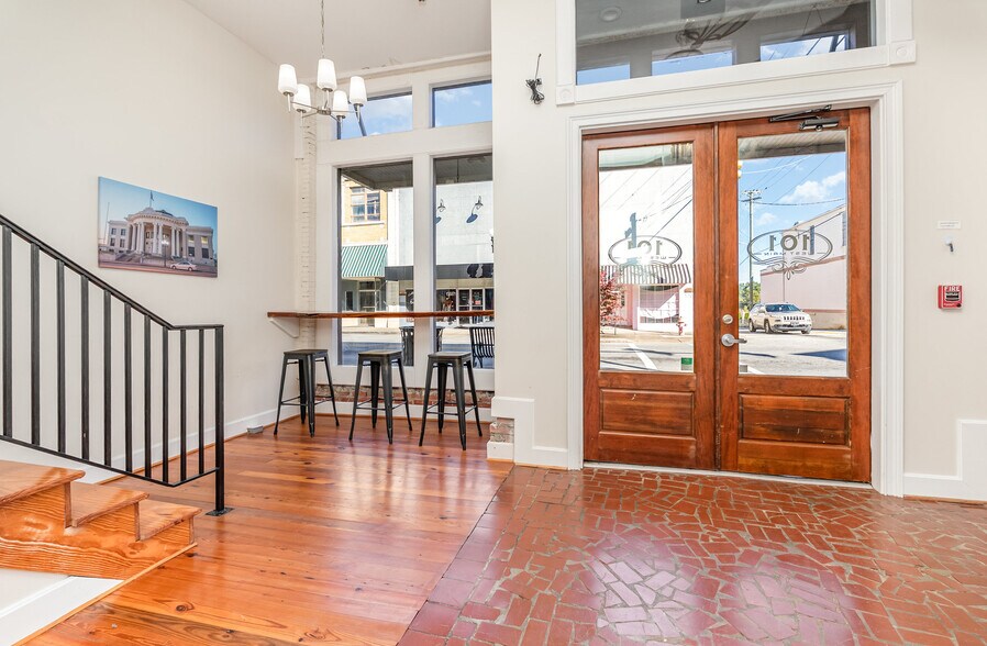 More Photos Of 101 W Main St, Union Dormitory For Sale