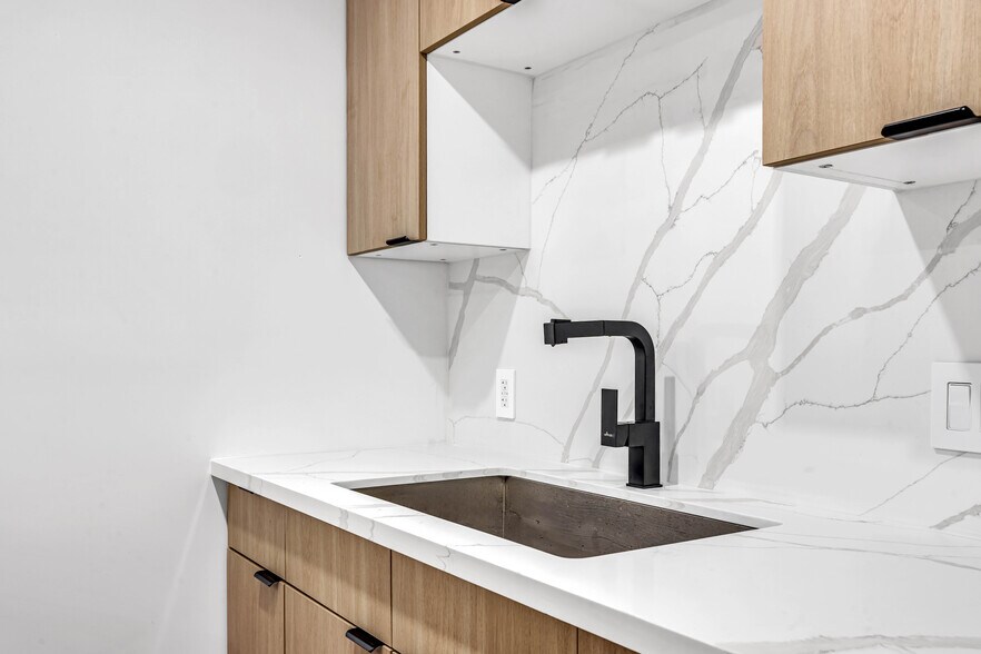 More Photos Of 5745 Arroyo Dr, Los Angeles Apartments For Sale