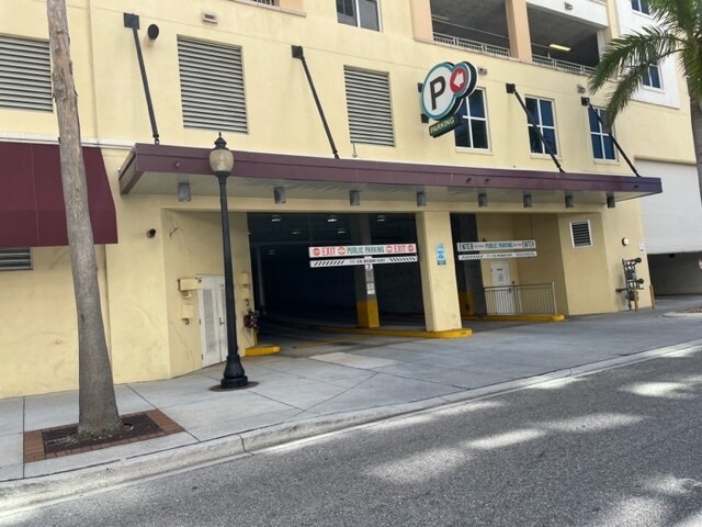 More Photos Of 1348-1358 Fruitville Rd, Sarasota Office Residential For Lease