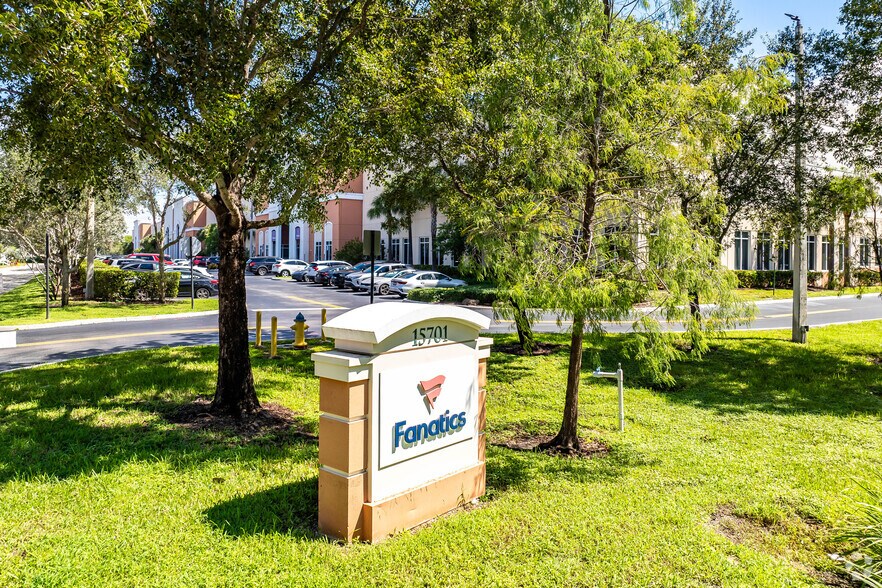 More Photos Of 15701 SW 29th St, Miramar Warehouse For Lease