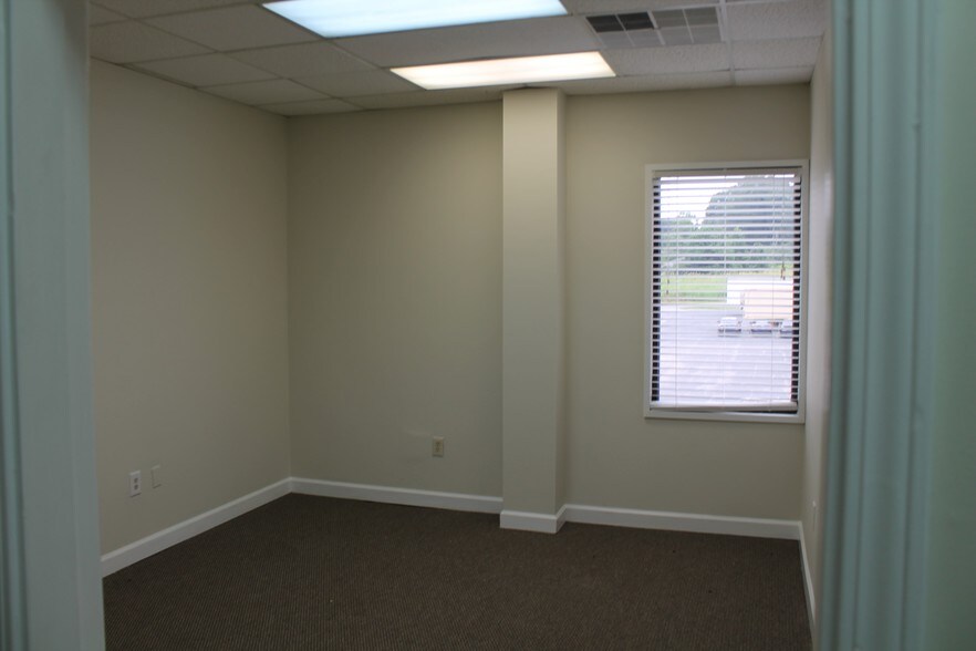 More Photos Of 1350 Tidwell Dr, Alpharetta Office For Lease
