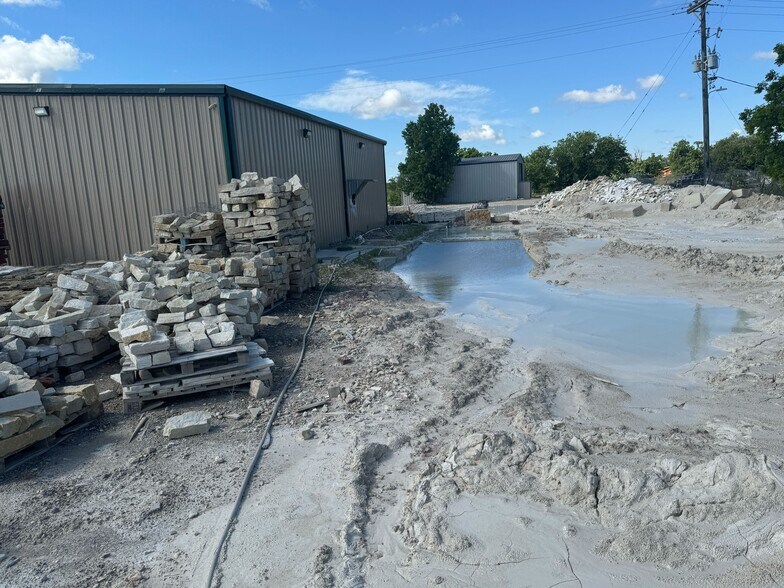 More Photos Of 450 Private Road 917, Georgetown Warehouse For Sale