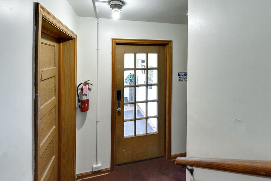 More Photos Of 817 N 48th St, Omaha Apartments For Sale