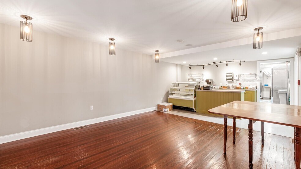 More Photos Of 120 W Main St, Somerset Flex For Sale