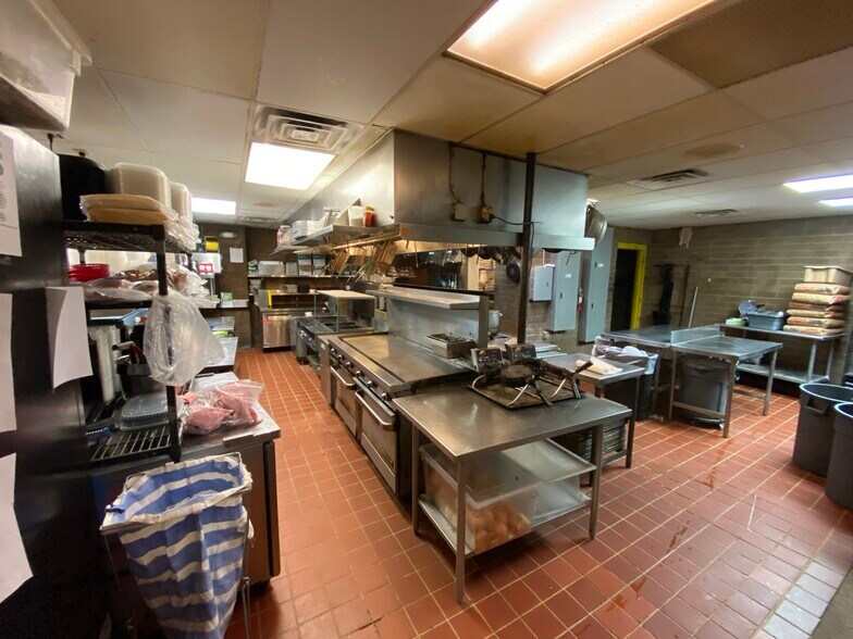 More Photos Of 330 E 135th St, Kansas City Restaurant For Sale