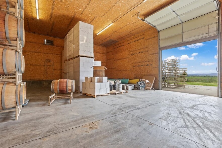 More Photos Of 500 S Bonair Rd, Zillah Winery Vineyard For Sale