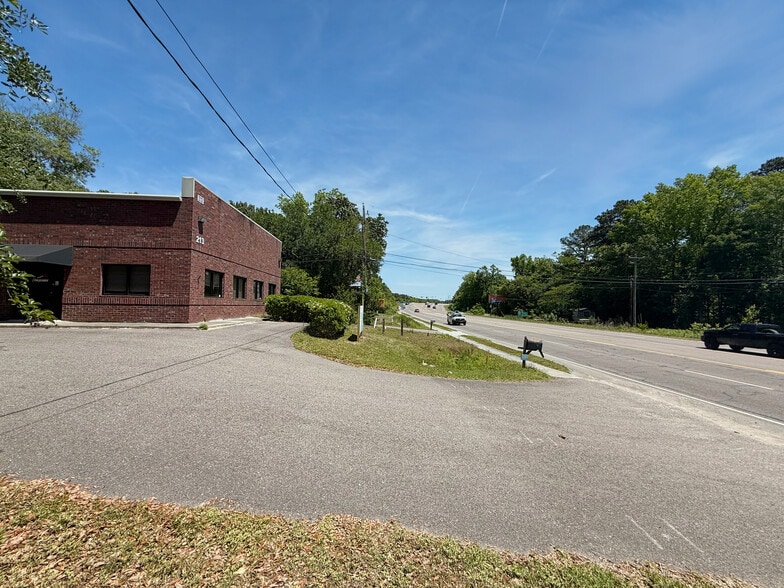 More Photos Of 213 College Park Rd, Ladson Flex For Lease