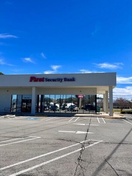 More Photos Of 8350 Phelan Blvd, Beaumont Unknown For Lease