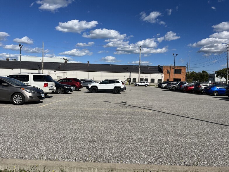 More Photos Of 1387 Mcdougall St, Windsor Parking Lot For Sale