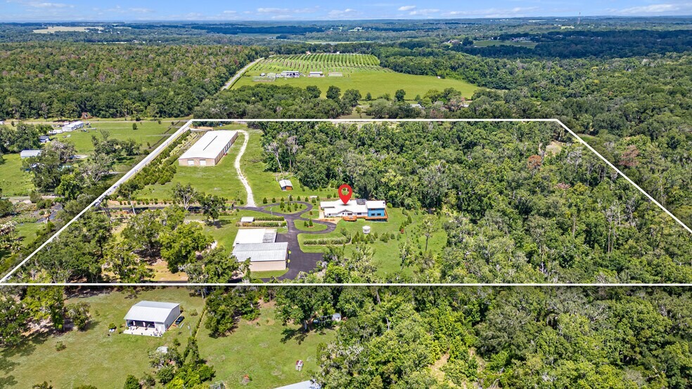 More Photos Of 27255 Hickory Hill Rd, Brooksville Specialty For Sale