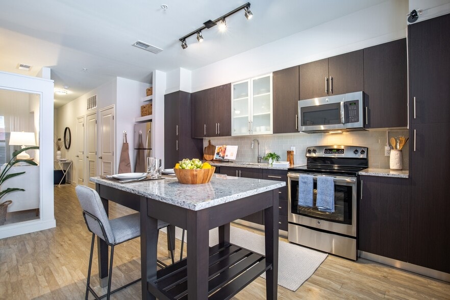 More Photos Of 1919 Clarendon Blvd, Arlington Apartments For Lease