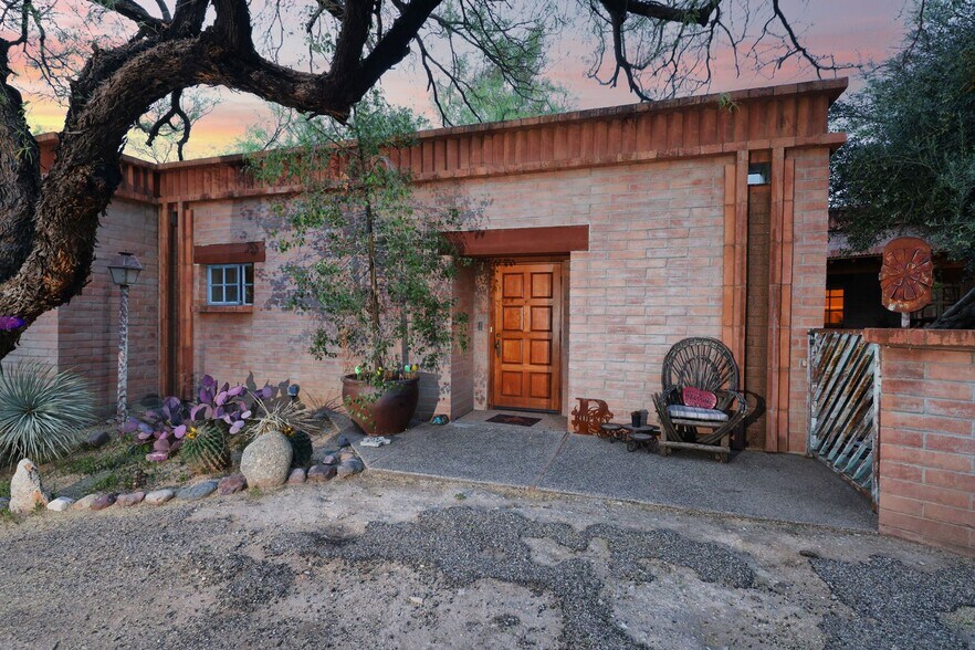 More Photos Of 13105 E Placita Las Avenas, Tucson Horse Stables For Sale