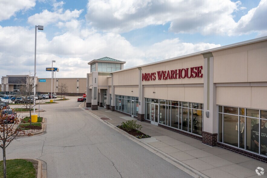 More Photos Of 702-734 E Boughton Rd, Bolingbrook Unknown For Lease