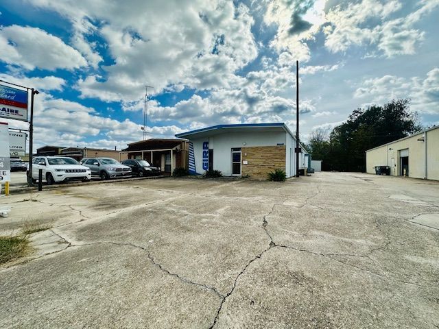 More Photos Of 9146 Mammoth Ave, Baton Rouge Warehouse For Sale