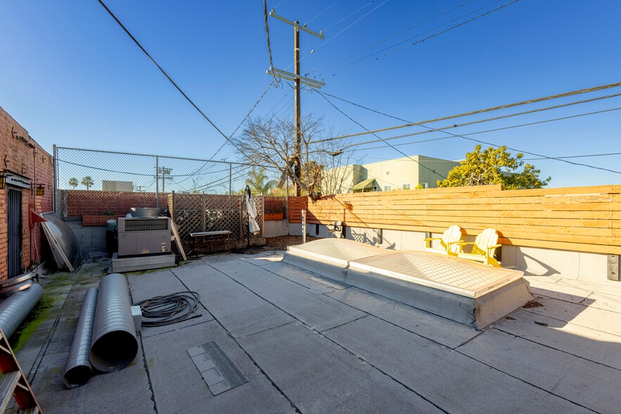 More Photos Of 4621 W Washington Blvd, Los Angeles Warehouse For Lease