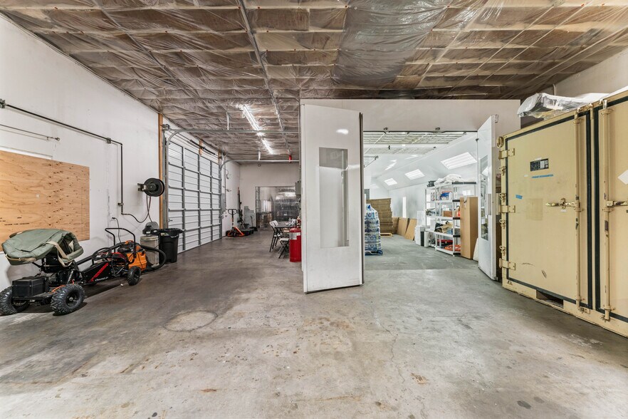 More Photos Of 7766 Burnet Ave, Van Nuys Service For Sale