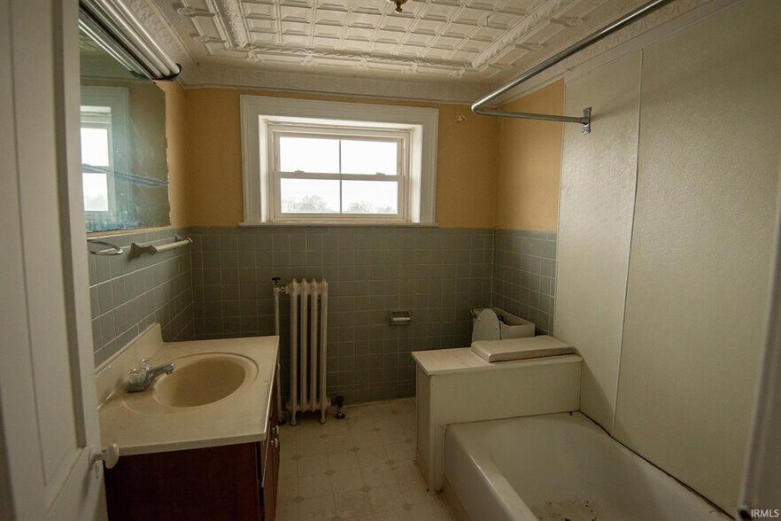 More Photos Of 505 Main St, Vincennes Office Residential For Sale