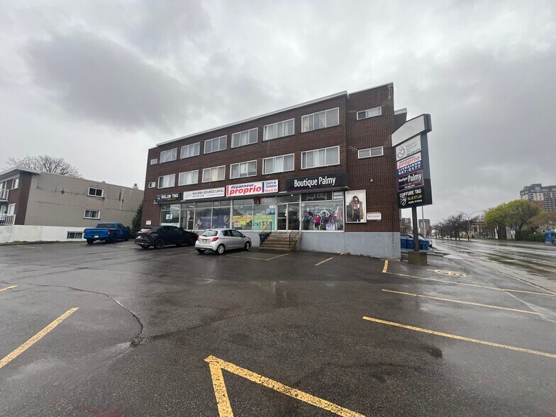 More Photos Of 548 Boul Laval, Laval General Retail For Lease