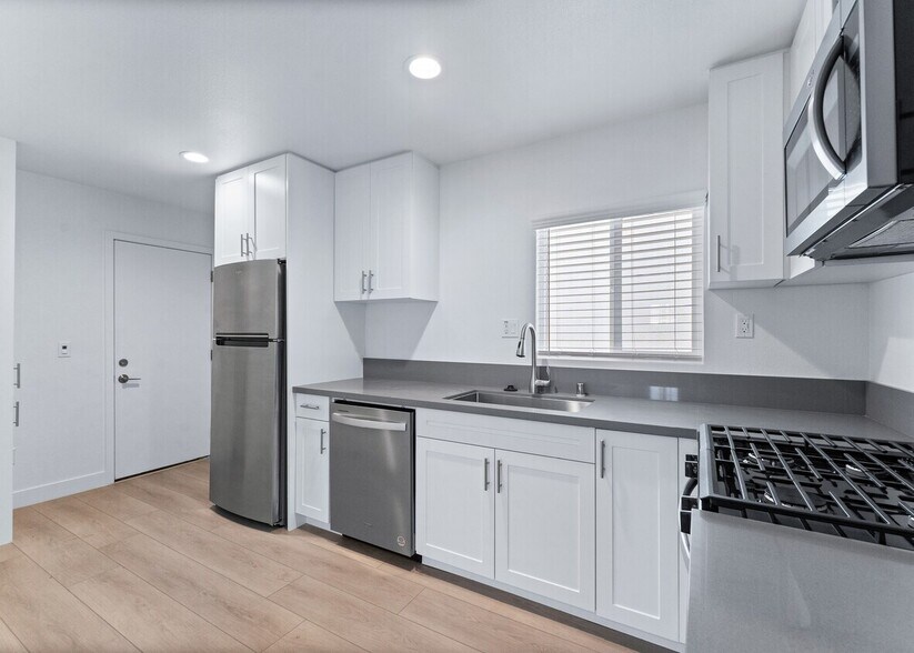 More Photos Of 2027-29 Harbor Blvd, Costa Mesa Apartments For Sale